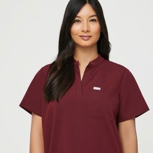 FIGS women’s kitale maternity scrub top- medium